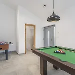 Aurelia Near Labin For 9 Persons With Heated 60 M2 Pool, Wellness & Kids Playground فيلة *