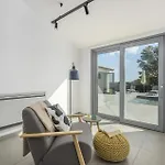 Aurelia Near Labin For 9 Persons With Heated 60 M2 Pool, Wellness & Kids Playground فيلة Veligolji