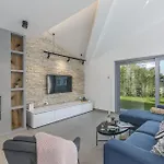 Aurelia Near Labin For 9 Persons With Heated 60 M2 Pool, Wellness & Kids Playground فيلة