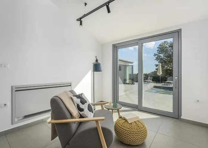 Aurelia Near Labin For 9 Persons With Heated 60 M2 Pool, Wellness & Kids Playground Vila Veligolji