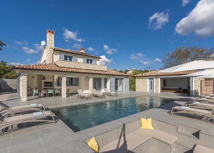 Aurelia Near Labin For 9 Persons With Heated 60 M2 Pool, Wellness & Kids Playground * Veligolji