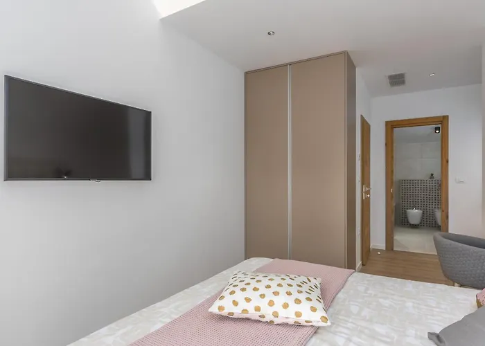 Vila Aurelia Near Labin For 9 Persons With Heated 60 M2 Pool, Wellness & Kids Playground